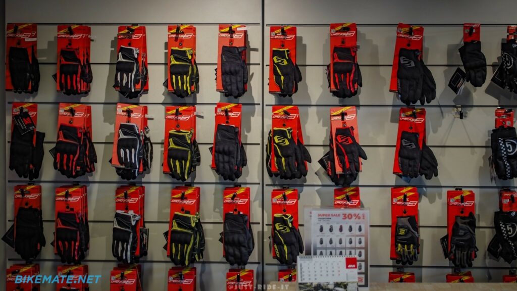 Product Display - FIVE Advanced Gloves Motorcycle Gloves