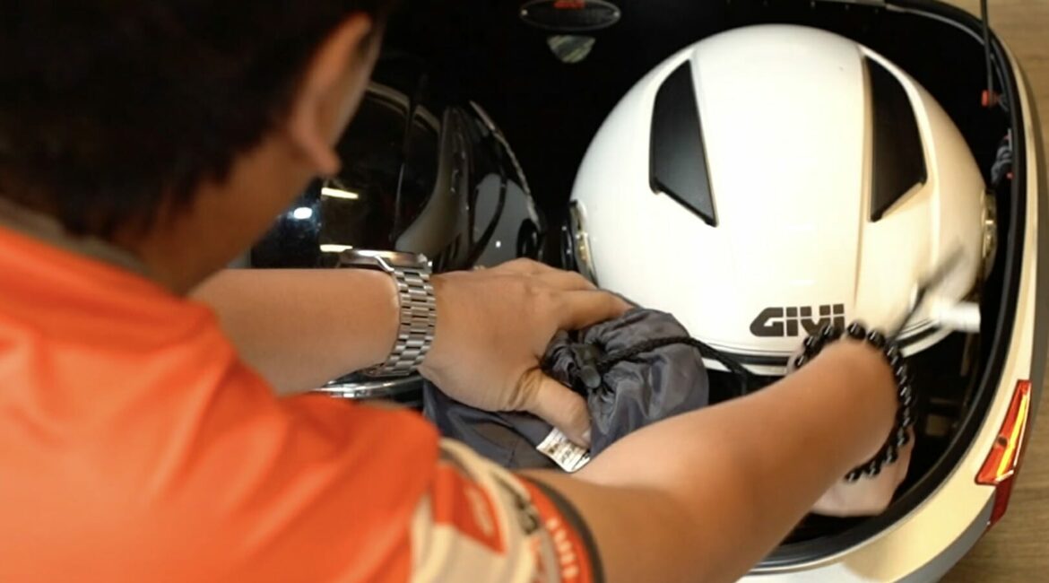 GIVI top case storage test