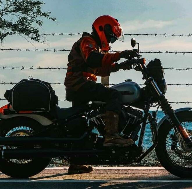 กระเป๋าผ้ามัดท้าย GIVI บน Harley Davidson Street Bob
