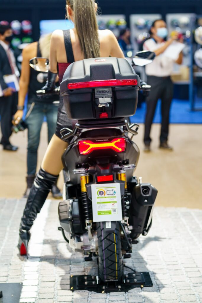 กล่องท้าย GIVI บน HONDA LEAD และ HONDA ADV150 ในงานมอเตอร์โชว์ 2021